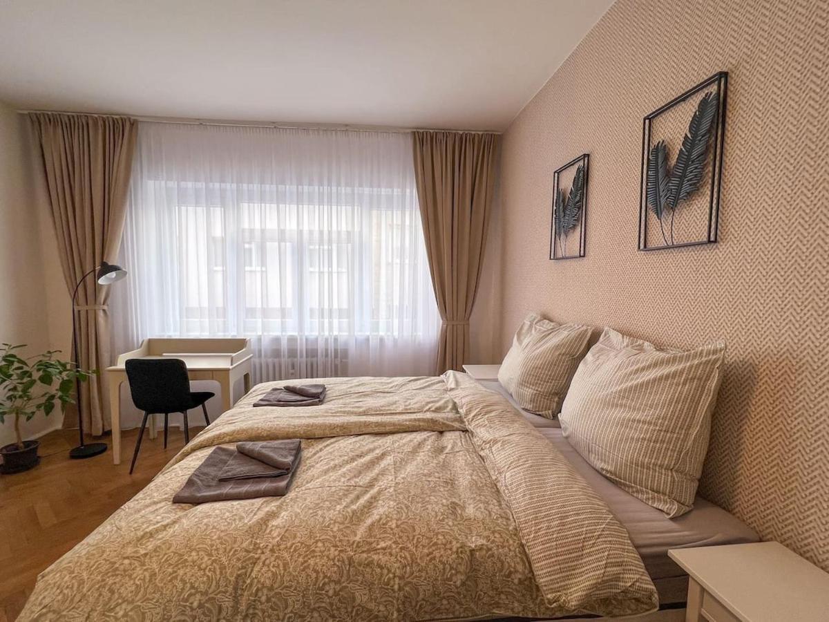 96M2 Of Comfort And Style: 4Bd Apartment In Old Town Bratislava Luaran gambar