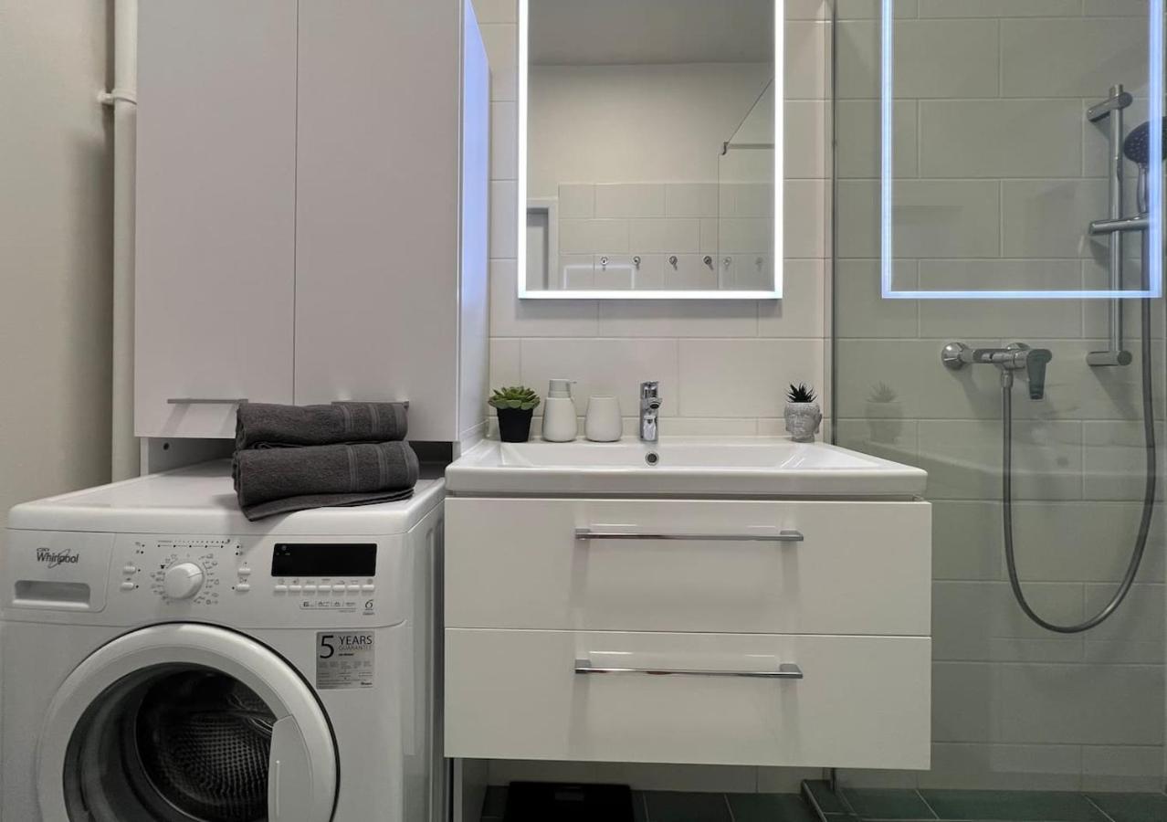 96M2 Of Comfort And Style: 4Bd Apartment In Old Town Bratislava Luaran gambar